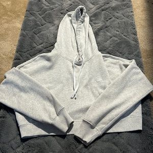 Hollister cropped sweatshirt (s)